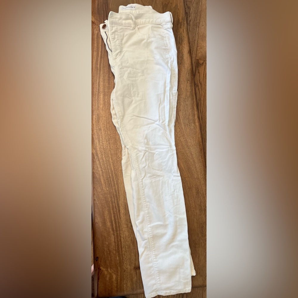 Loft Skinny Corduroy Pants. Ivory color.